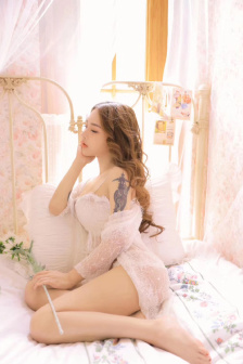 明星专题：周家怡